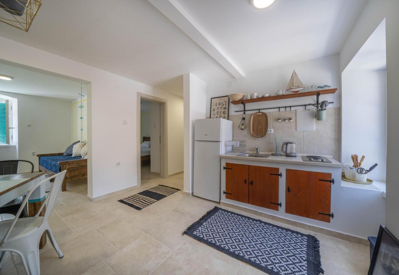 Apartments Oliva リサン エクステリア 写真